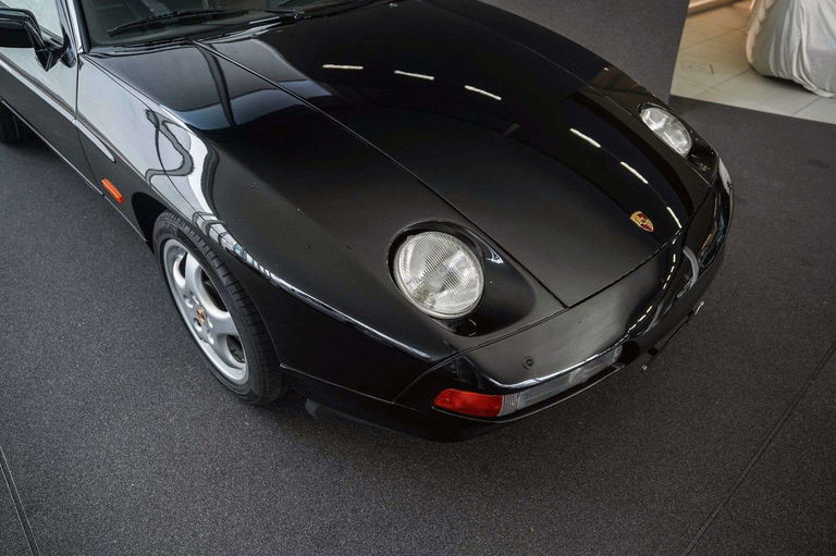 Porsche 928 S4