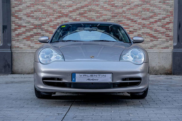 Porsche 996 Carrera 4