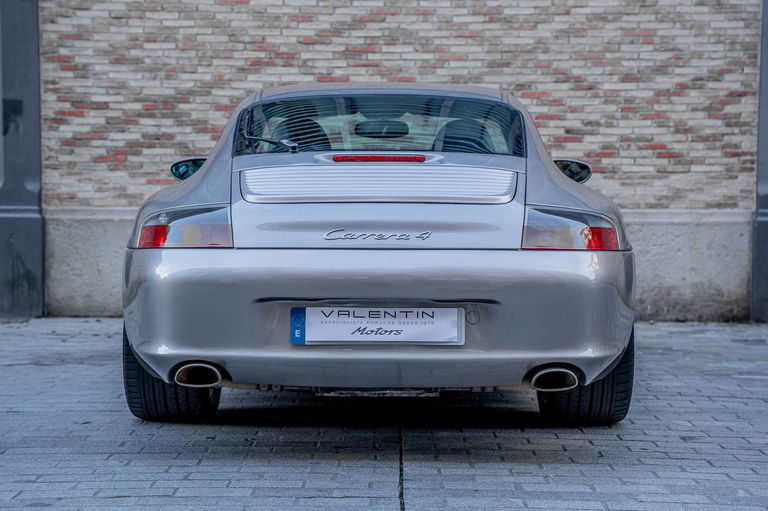 Porsche 996 Carrera 4