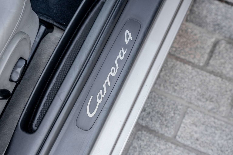 Porsche 996 Carrera 4