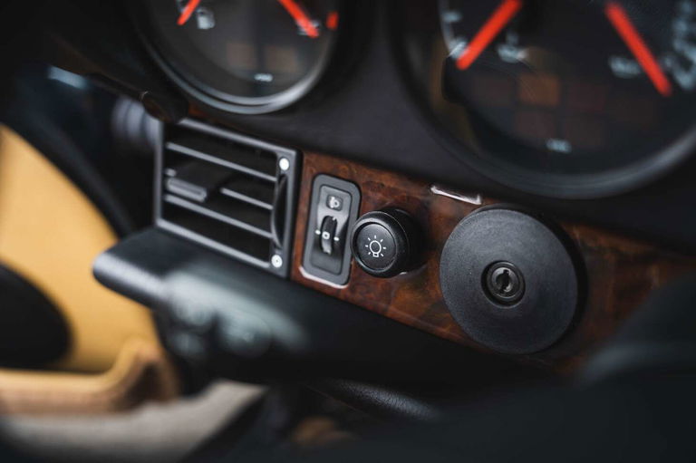 Porsche 993 Carrera 4