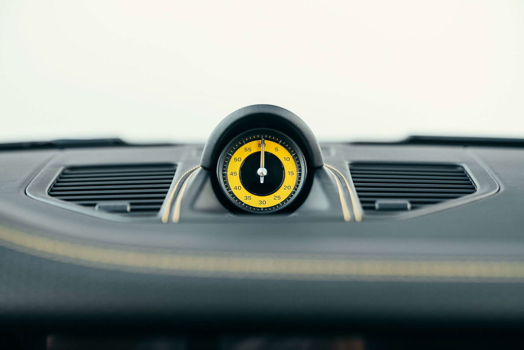 Porsche 992 GT3 Touring