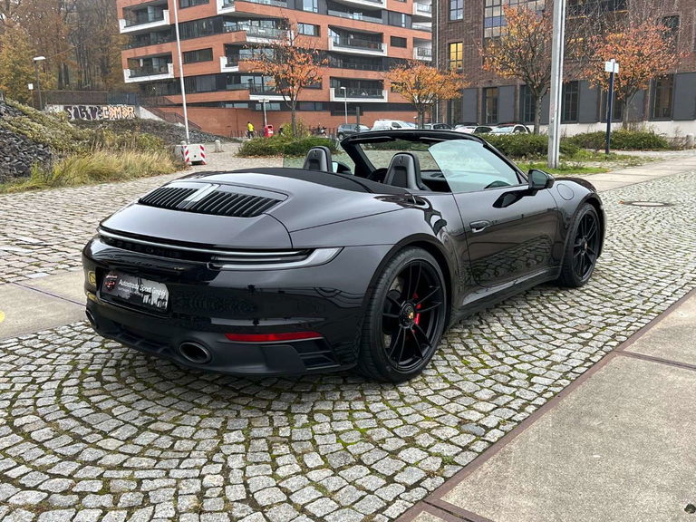 Porsche 992 Carrera 4 GTS