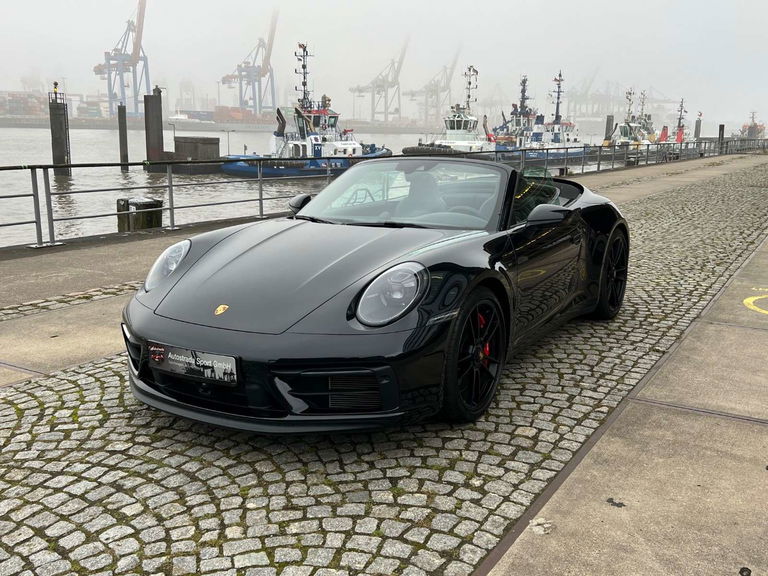 Porsche 992 Carrera 4 GTS