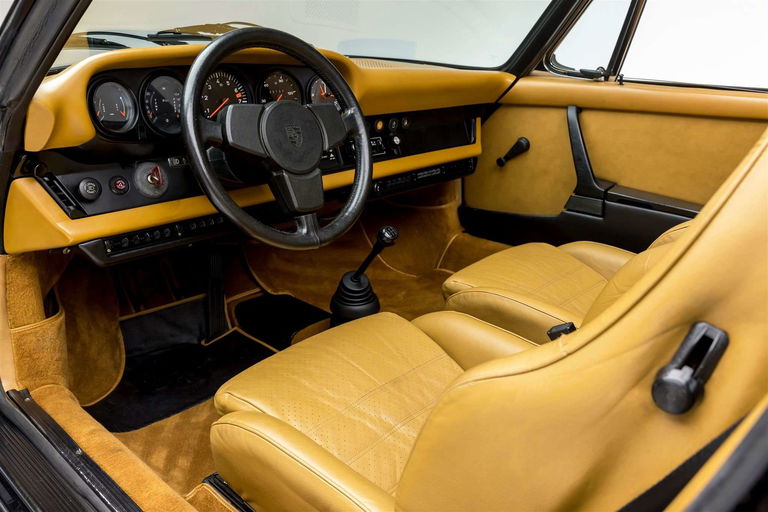 Porsche 911 Carrera (US)