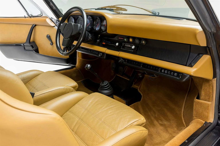 Porsche 911 Carrera (US)