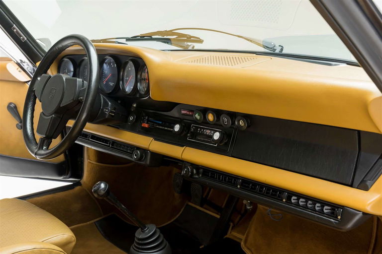 Porsche 911 Carrera (US)