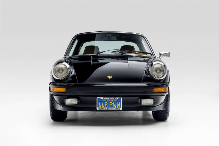 Porsche 911 Carrera (US)