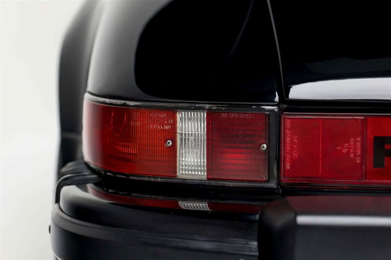 Porsche 911 Carrera (US)