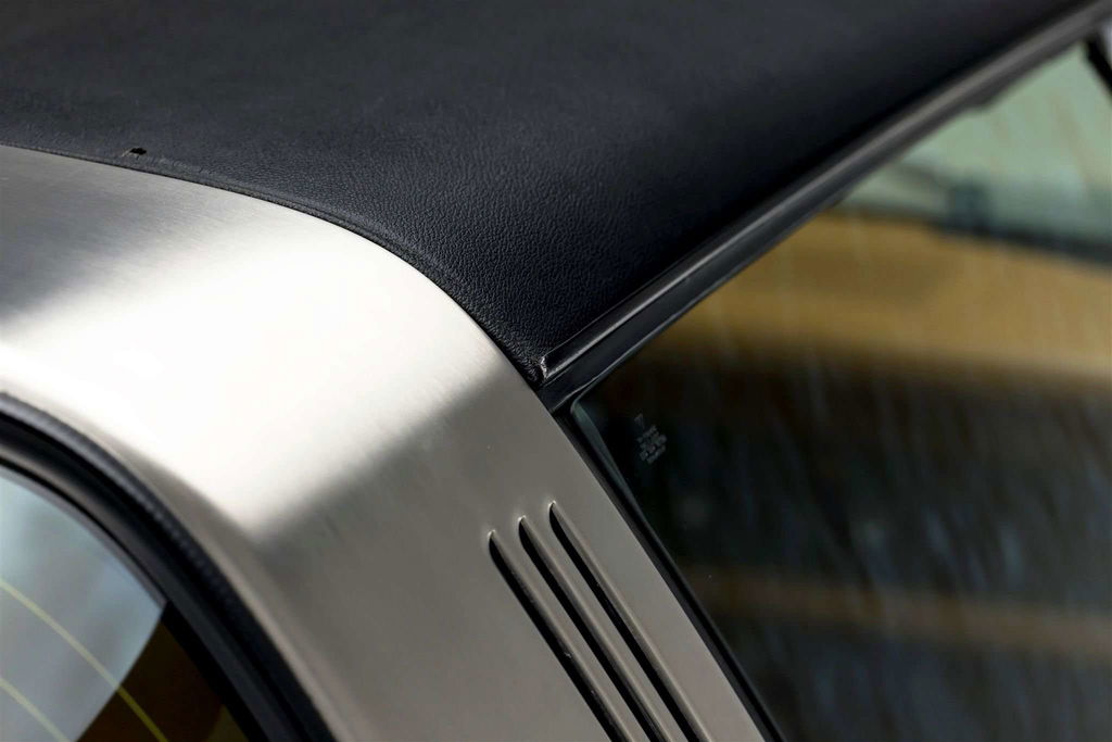 Porsche 911 Carrera (US)