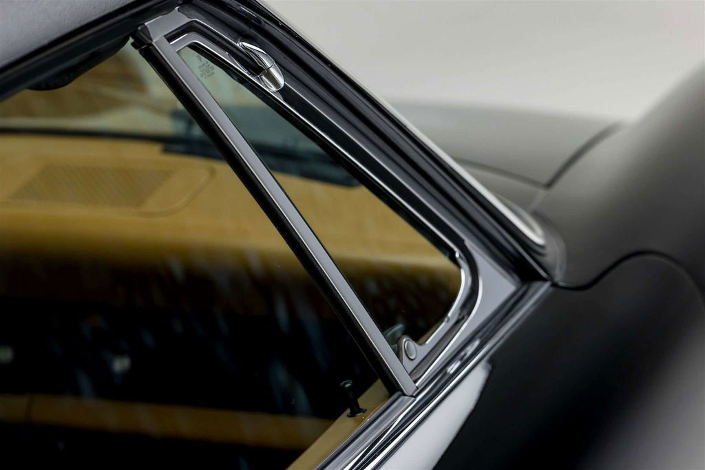 Porsche 911 Carrera (US)