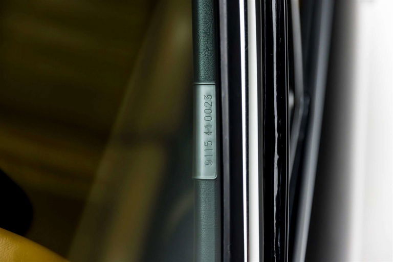 Porsche 911 Carrera (US)