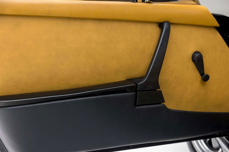 Porsche 911 Carrera (US)