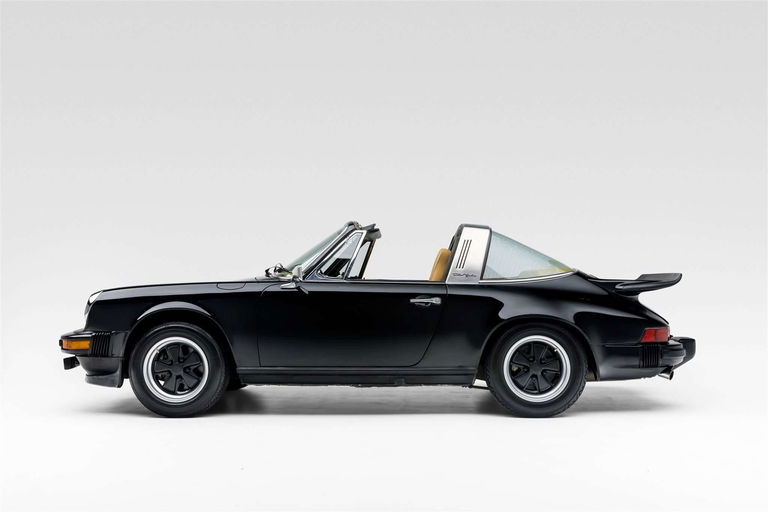 Porsche 911 Carrera (US)