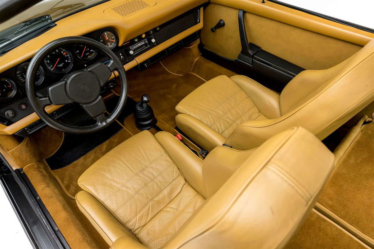 Porsche 911 Carrera (US)