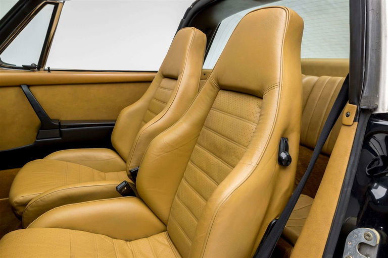 Porsche 911 Carrera (US)