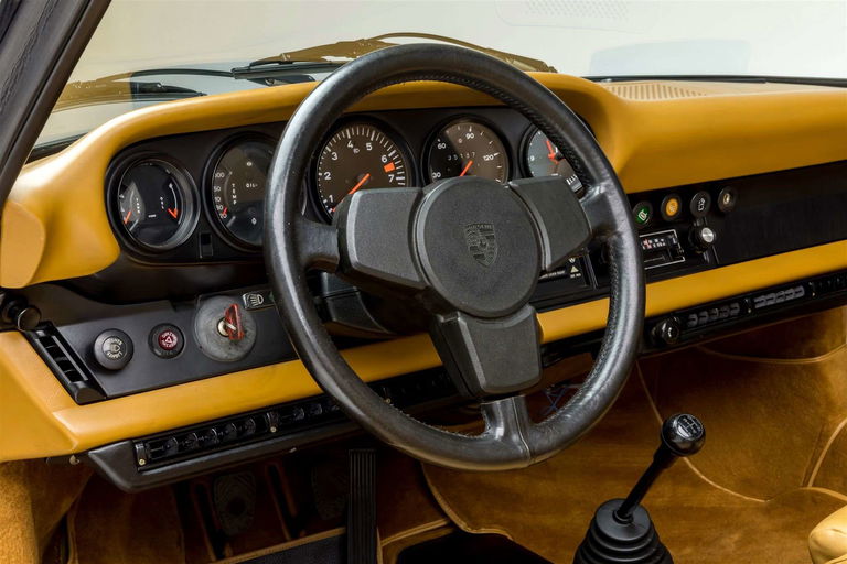 Porsche 911 Carrera (US)