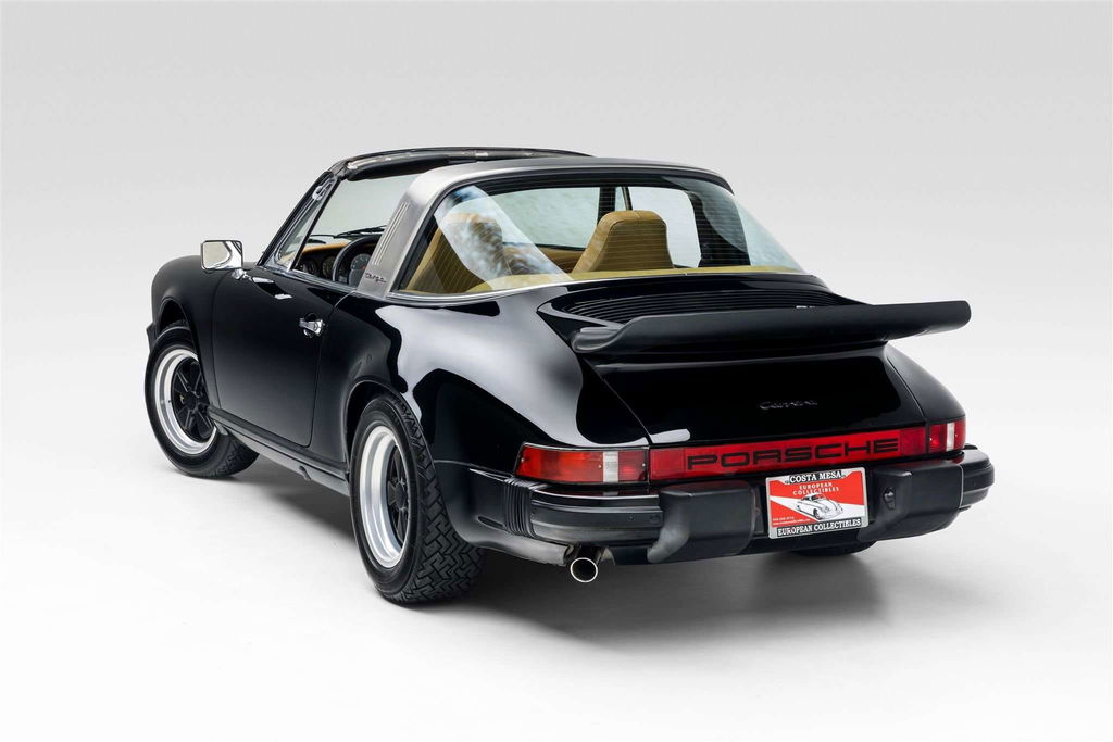 Porsche 911 Carrera (US)