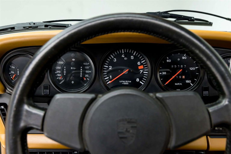 Porsche 911 Carrera (US)