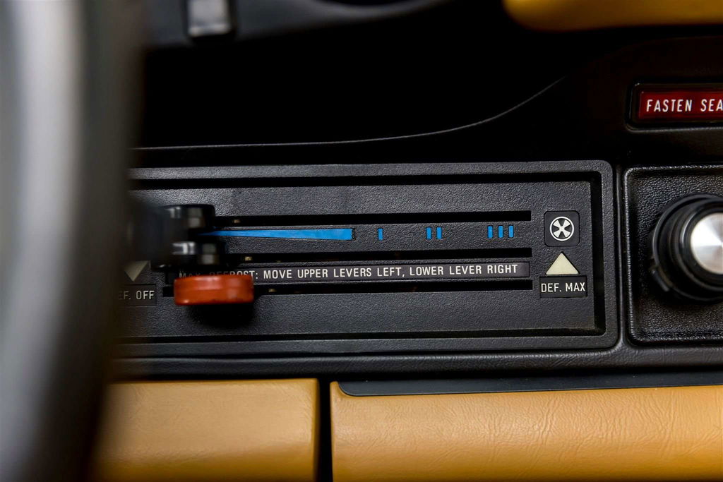 Porsche 911 Carrera (US)