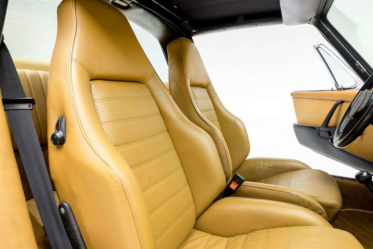 Porsche 911 Carrera (US)