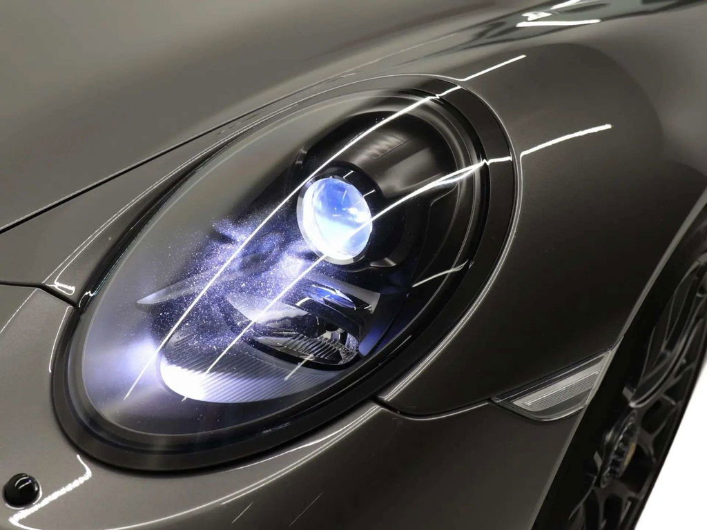 Porsche 991 Carrera 4 GTS