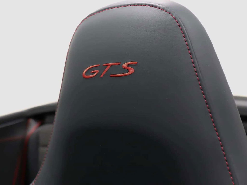 Porsche 991 Carrera 4 GTS