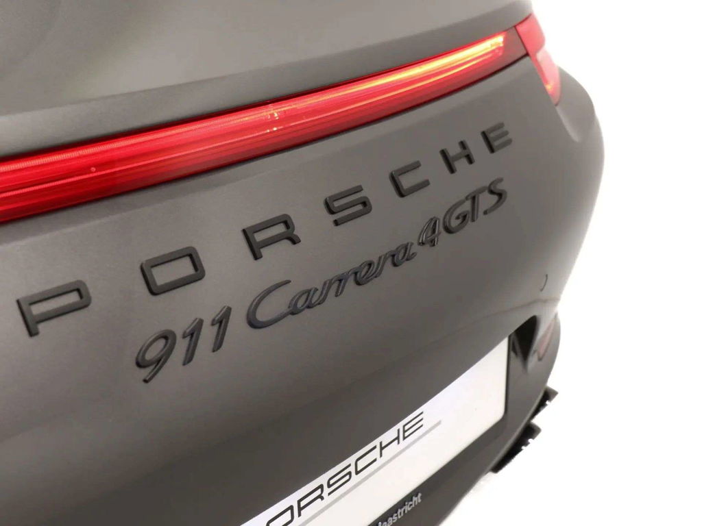 Porsche 991 Carrera 4 GTS