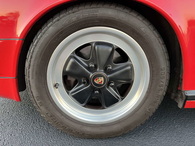 Porsche 911 Carrera 3.2