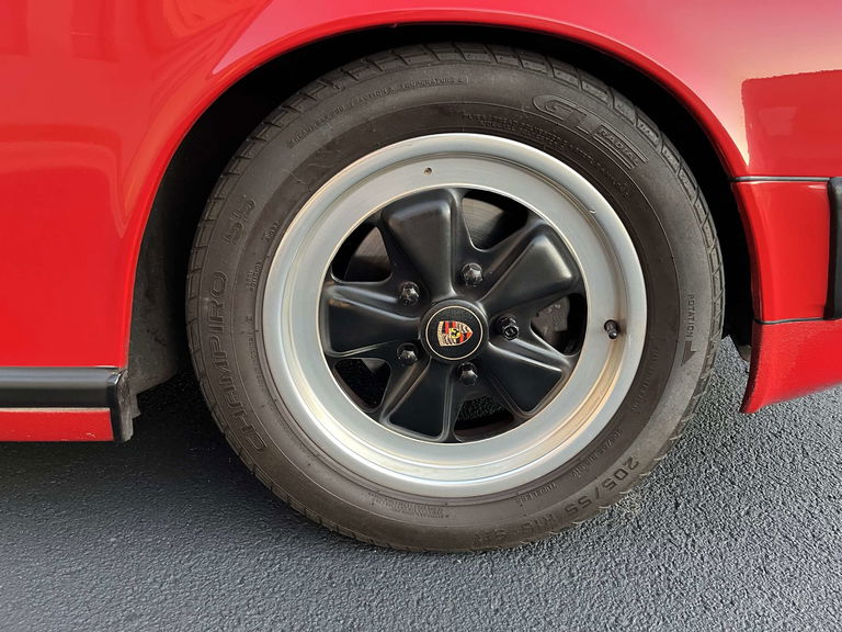 Porsche 911 Carrera 3.2