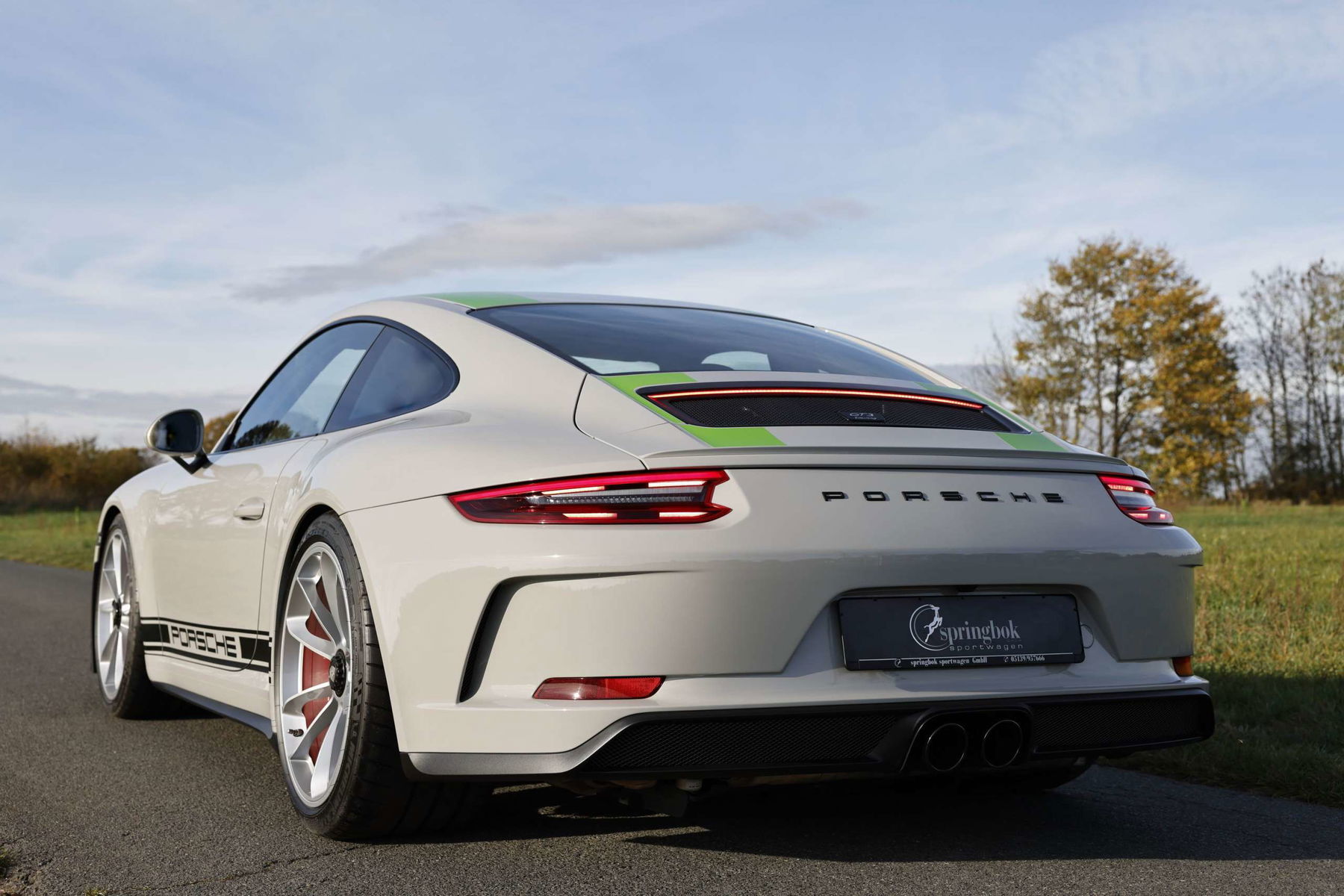 Porsche 991 GT3 Touring 2018 - elferspot.com - Marketplace