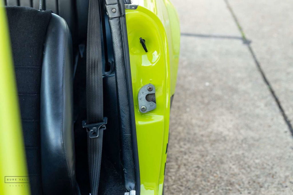 Porsche 911 Carrera (US)