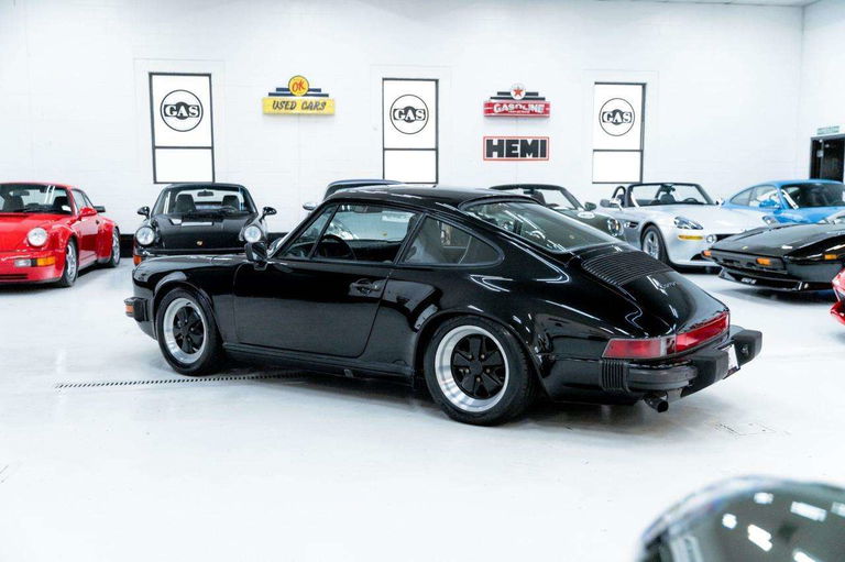 Porsche 911 Carrera 3.2 (US)