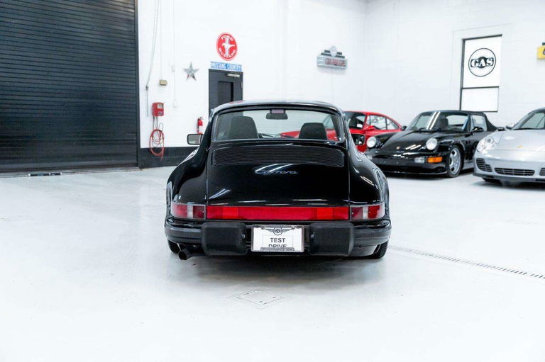 Porsche 911 Carrera 3.2 (US)