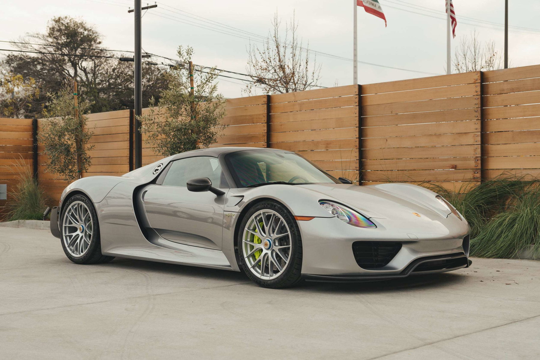 2015-Porsche-918-Spyder-
