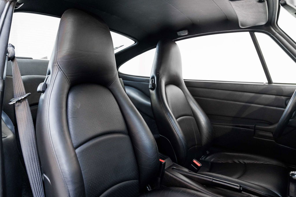 Porsche 993 Carrera 4