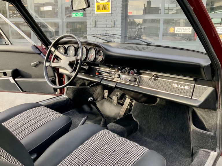 Porsche 911 E