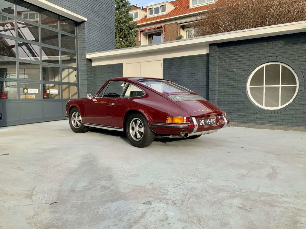 Porsche 911 E
