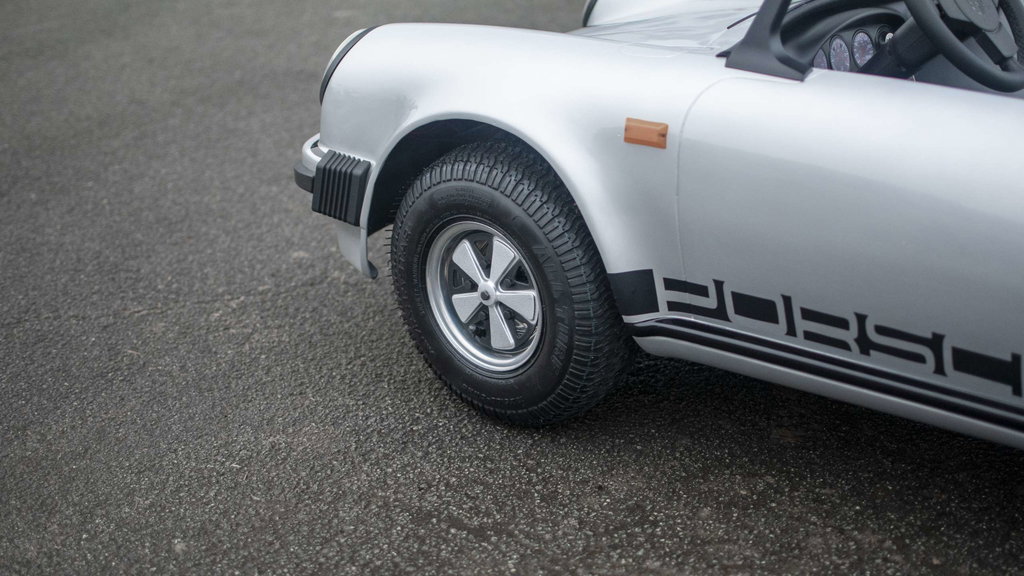 Porsche 911 Junior