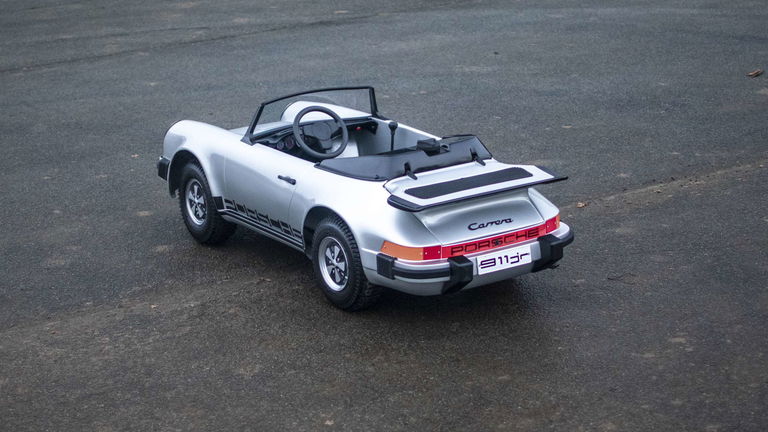Porsche 911 Junior