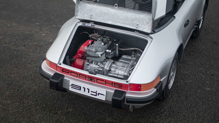 Porsche 911 Junior