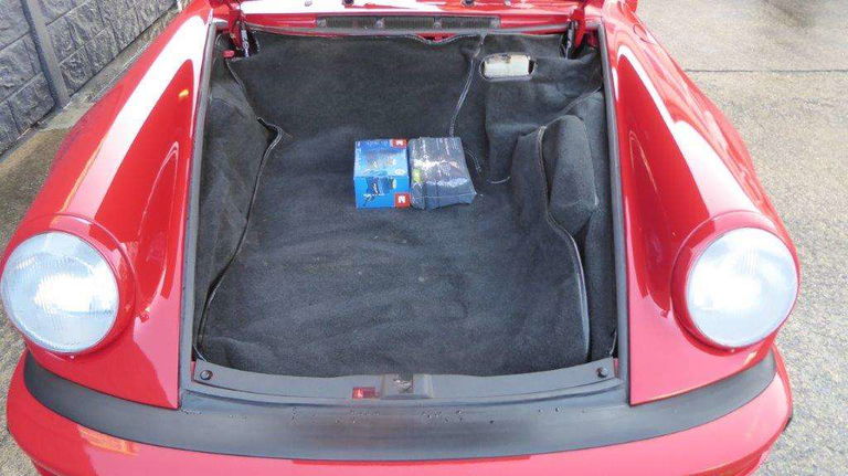 Porsche 911 Carrera 3.2 Speedster (US)