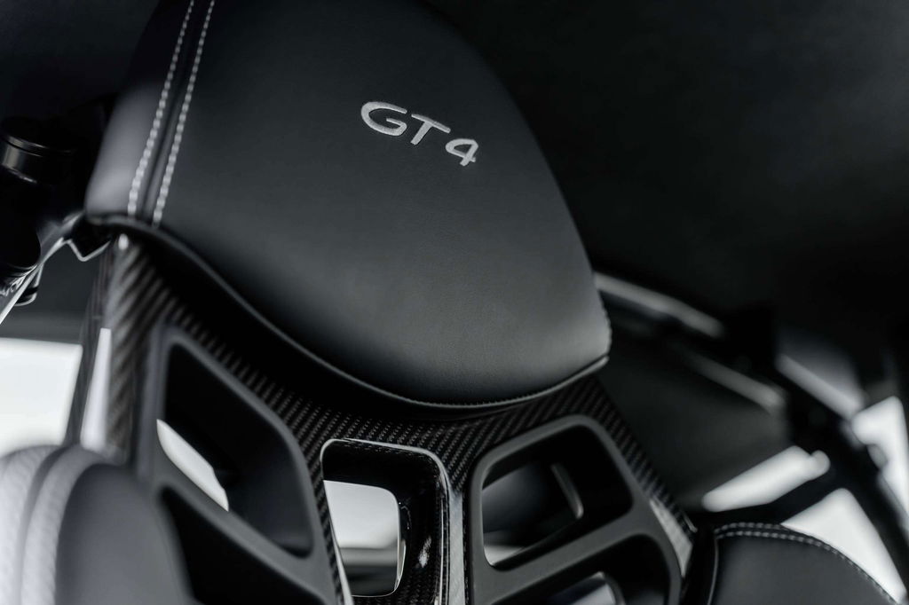 Porsche 718 Cayman GT4