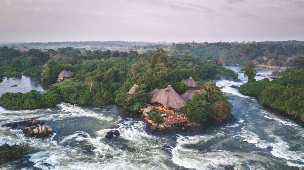 Elferspot Experience Jan Kalmar Beyond Adventure African Highlands awesome lodge at the river