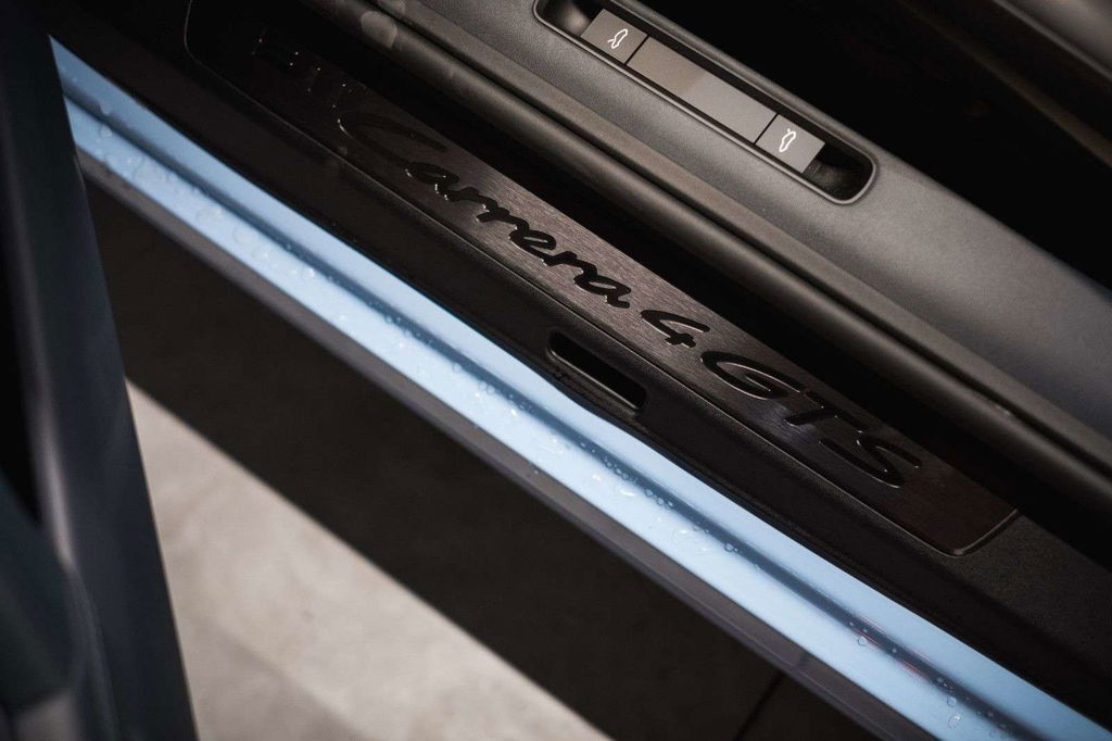 Porsche 992 Carrera 4 GTS