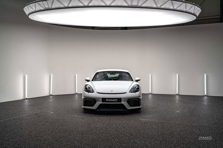 Porsche 718 Cayman GT4