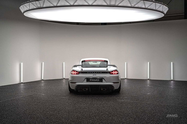 Porsche 718 Cayman GT4