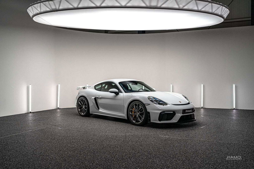 Porsche 718 Cayman GT4