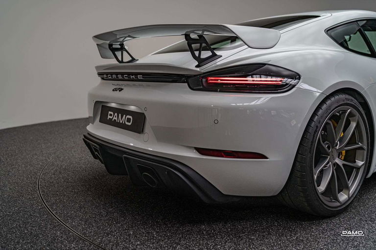 Porsche 718 Cayman GT4