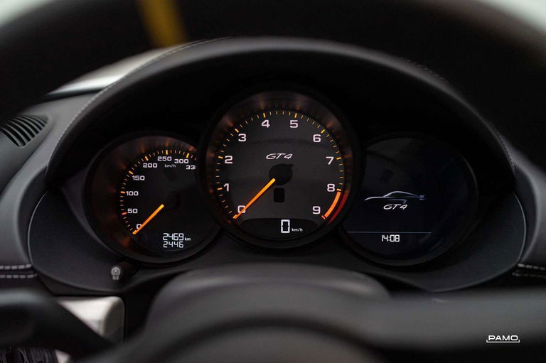 Porsche 718 Cayman GT4